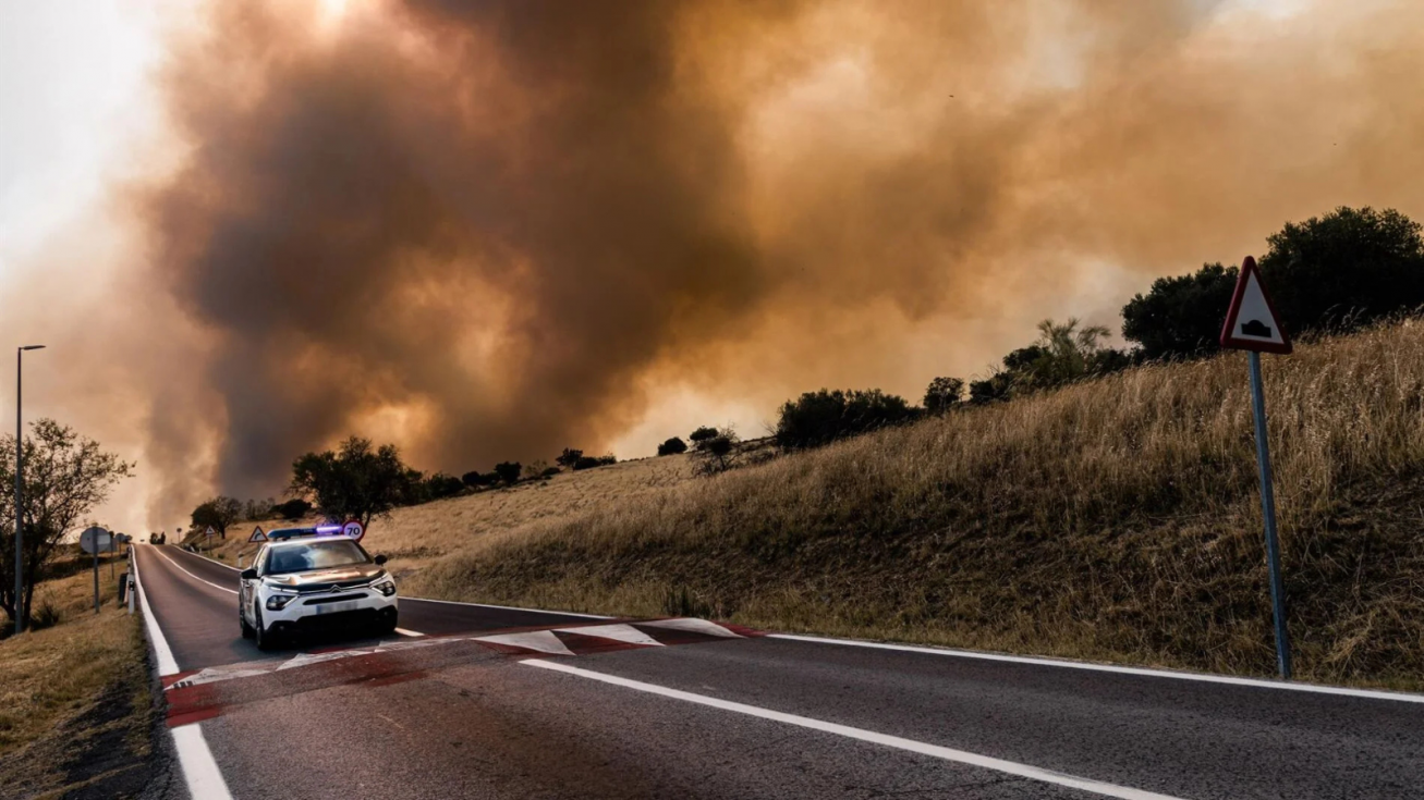 El incendio del suroeste de Madrid supera las 6.000 hectáreas calcinadas y afronta un sábado crítico por el cambio del tiempo