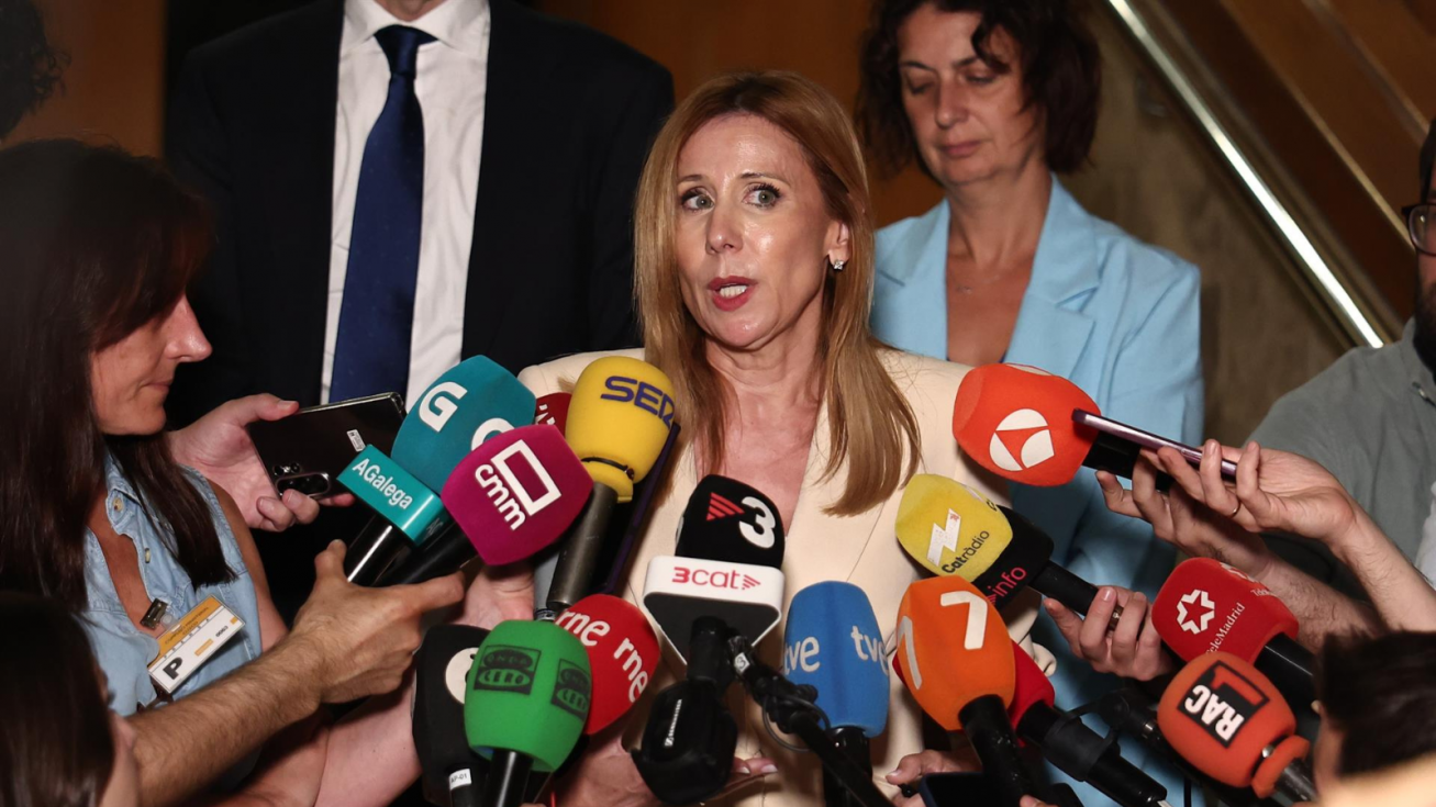 Marisa L&oacute;pez Arag&oacute;n acusa al Gobierno central de "asfixiar" a las autonom&iacute;as