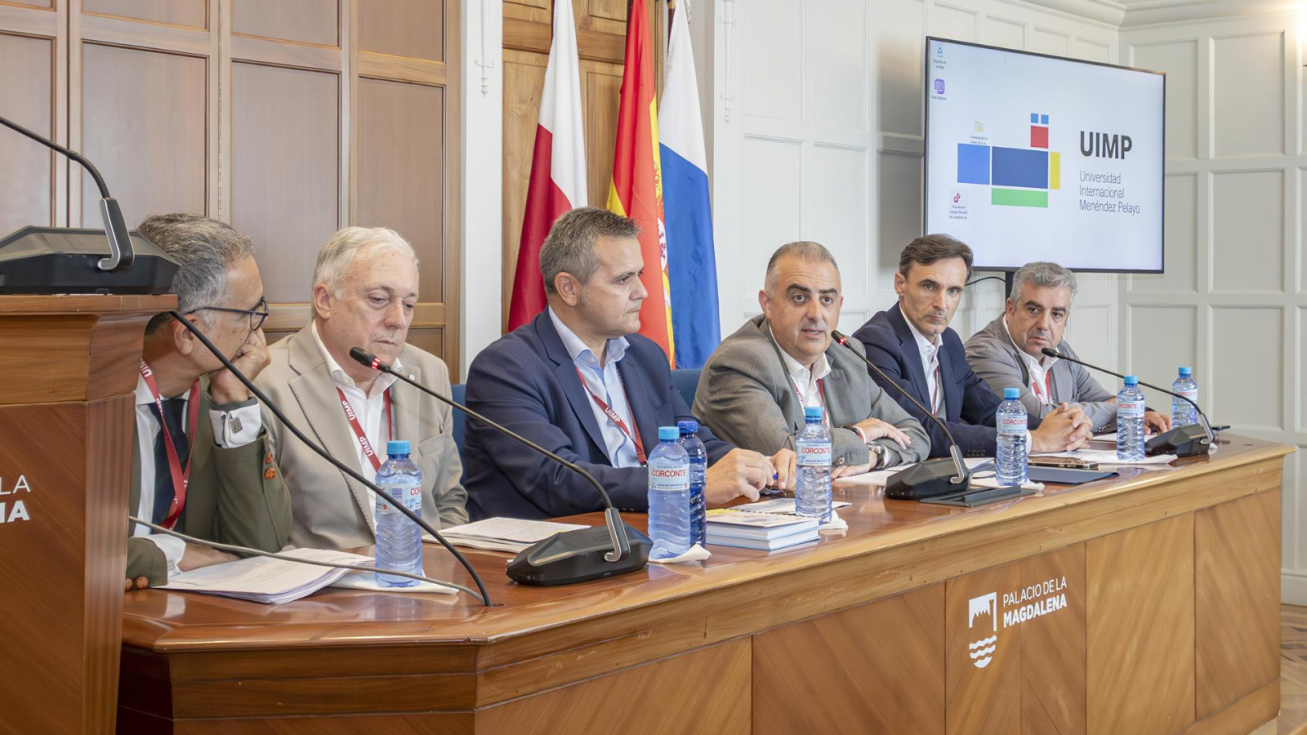 Mesa redonda sobre 'Pol&iacute;tica p&uacute;blica auton&oacute;mica y local en materia de vivienda' en la UIMP.