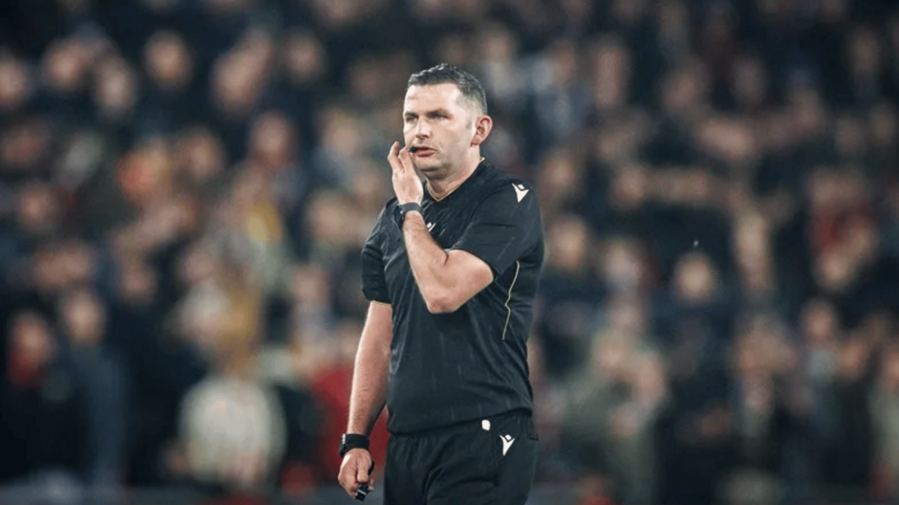 El &aacute;rbitro Michael Oliver. EFE/EPA/Sem Van Der Wal