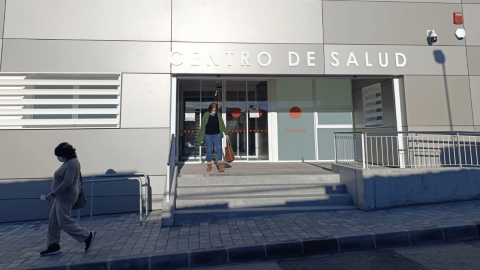 Bajas médicas o absentismo: la polémica que enfrenta a políticos, patronal, sindicatos y autónomos