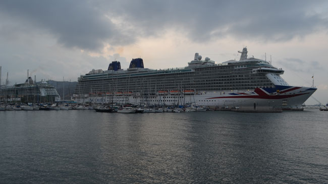 El crucero Britannia en el puerto de Cartagena