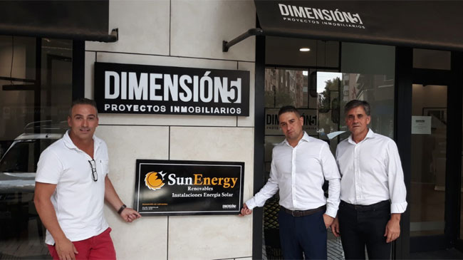 Los responsables de Dimensión 5, Antonio Betancor, y de Sun Energy, Roberto Cánovas Los responsables de Dimensión 5, Antonio Betancor, y de Sun Energy, Roberto Cánovas