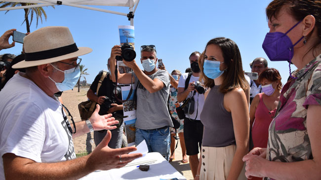 Ione Belarra durante su visita esta mañana al Mar Menor Ione Belarra durante su visita esta mañana al Mar Menor