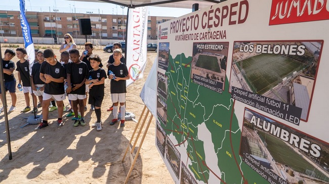 Campo municipal de f&uacute;tbol 'Mundial 82', en la barriada de San Gin&eacute;s