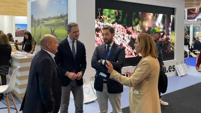 El consejero Marcos Ortu&ntilde;o, y el director general del Itrem, Juan Francisco Mart&iacute;nez, en la &uacute;ltima edici&oacute;n de la World Travel Market London
