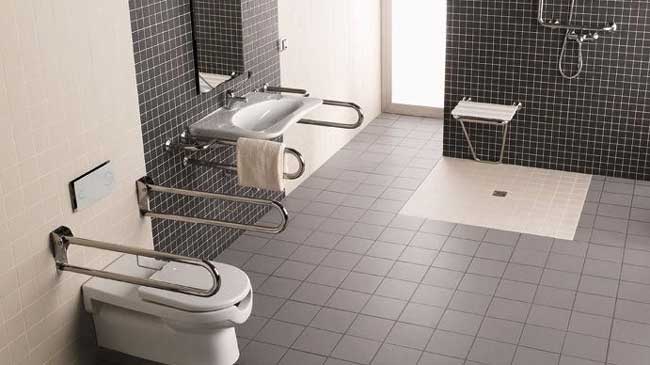 Ba&ntilde;o adaptado