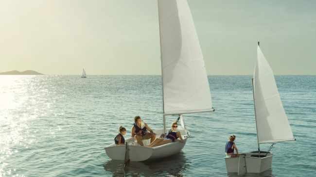 Retrato de una familia navegando por el Mar Menor Retrato de una familia navegando por el Mar Menor