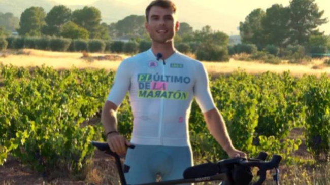 Gabriel Au&ntilde;&oacute;n culmina este jueves su reto solidario &lsquo;El &Uacute;ltimo Marat&oacute;n&rsquo; con m&aacute;s de 10.000 euros recaudados. | Foto: cuenta X - Yecla.org