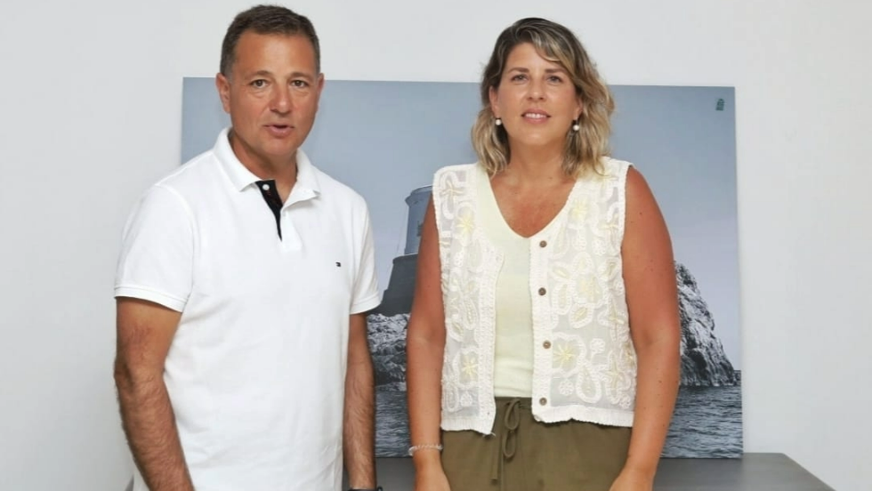 Noelia Arroyo, junto al alcalde de Albacete, Manuel Serrano.