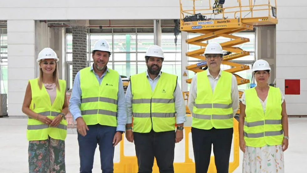 Óscar Puente durante su visita a la estación del Carmen de Murcia. Óscar Puente durante su visita a la estación del Carmen de Murcia.
