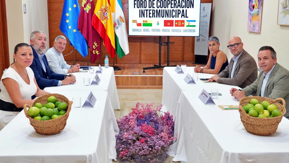 Primer encuentro del foro de cooperación intermunicipal creado por el Ayuntamiento de Santomera, y del que forman parte también los municipios de Murcia, Orihuela (Alicante), Beniel, Fortuna y Abanilla - AYUNTAMIENTO DE SANTOMERA Primer encuentro del foro de cooperación intermunicipal creado por el Ayuntamiento de Santomera, y del que forman parte también los municipios de Murcia, Orihuela (Alicante), Beniel, Fortuna y Abanilla - AYUNTAMIENTO DE SANTOMERA