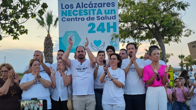 El alcalde de Los Alcázares, Mario Pérez, en la manifestación contra la incineradora sanitaria. El alcalde de Los Alcázares, Mario Pérez, en la manifestación contra la incineradora sanitaria.