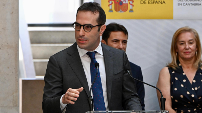 El ministro de Economía, Carlos Cuerpo, durante el acto de toma de posesión del nuevo delegado del Gobierno en Cantabria, Pedro Casares. |Foto: NACHO CUBERO- EP El ministro de Economía, Carlos Cuerpo, durante el acto de toma de posesión del nuevo delegado del Gobierno en Cantabria, Pedro Casares. |Foto: NACHO CUBERO- EP