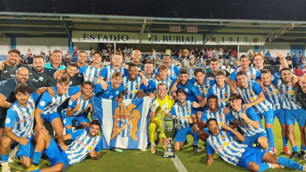 El Águilas se hace con una nueva edición del Trofeo 'Playa y Sol'. El Águilas se hace con una nueva edición del Trofeo 'Playa y Sol'.