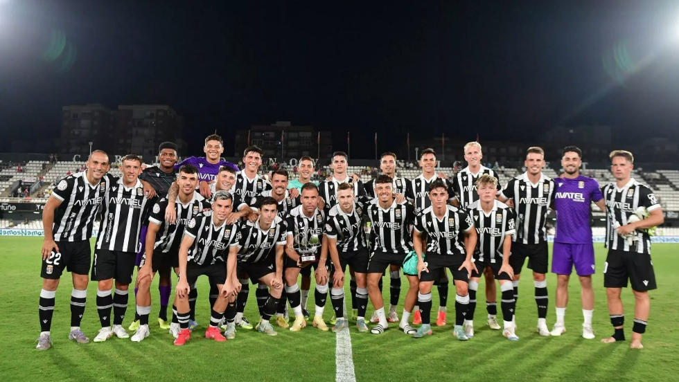 El FC Cartagena conquista la Carabela de Plata ante el Eldense. El FC Cartagena conquista la Carabela de Plata ante el Eldense.