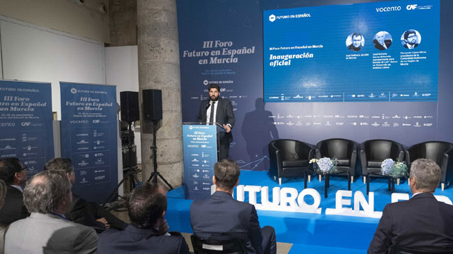 L&oacute;pez Miras durante su intervenci&oacute;n en el Foro Futuro en Espa&ntilde;ol
