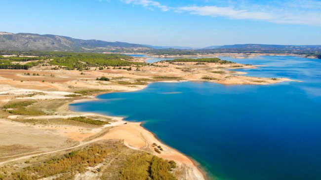 Embalse de Buend&iacute;a, en Castilla-La Mancha, que forma parte de la cuenca del Tajo