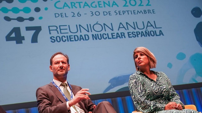 El presidente de la Sociedad Nuclear Espa&ntilde;ola,&nbsp;H&eacute;ctor Dominguis, y la alcaldesa de Cartagena, Noelia Arroyo