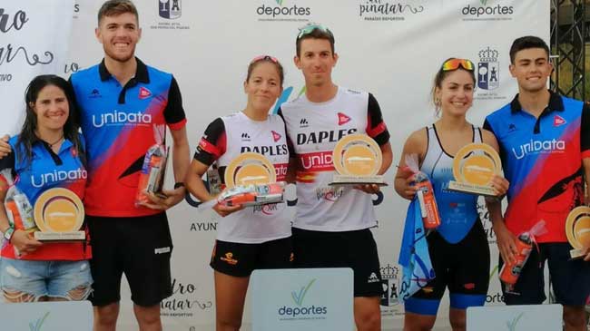 P&oacute;dium en las categor&iacute;as masculina y femenina en San Pedro del Pinatar