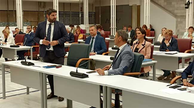 L&oacute;pez Miras en la sesi&oacute;n de control al Gobierno, esta tarde en la Asamblea Regional