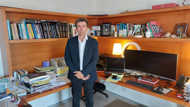 Pablo Artal, catedr&aacute;tico de &Oacute;ptica en la Universidad de Murcia y CEO de Voptica
