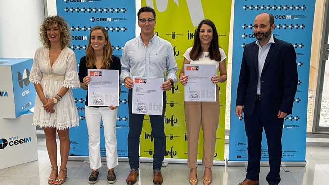 Los representantes de Bemyvega, Keepcool y Long Seq reciben su acreditaci&oacute;n