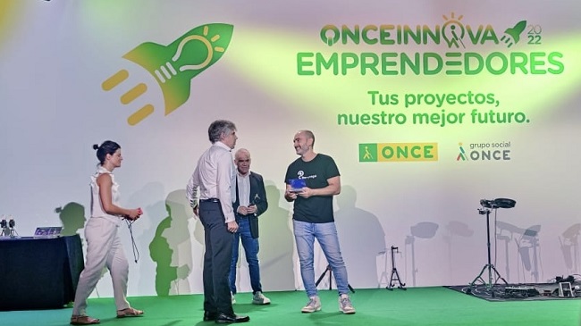 El CEO de Bemyvega recoge el diploma de finalista