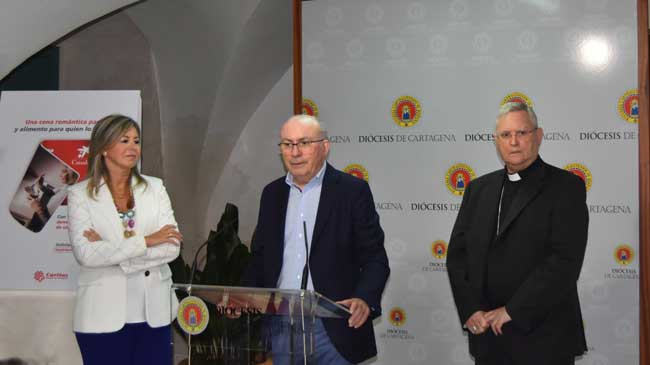 Olga Garc&iacute;a, Jos&eacute; Antonio Planes y el obispo  Jos&eacute; Manuel Lorca