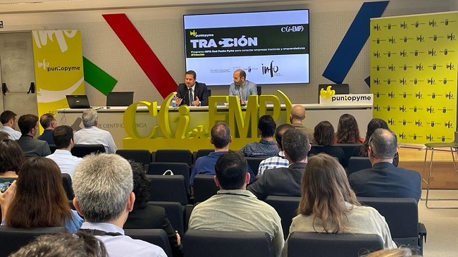 El director del INFO, Joaqu&iacute;n G&oacute;mez, particip&oacute; junto con una quincena de startups y seis empresas de la Regi&oacute;n en la jornada  #Traccion22
