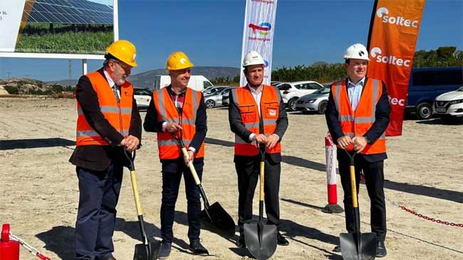 Acto de puesta de la primera piedra el pasado marzo de la nueva planta fotovoltaica de Soltec en Los Valientes Acto de puesta de la primera piedra el pasado marzo de la nueva planta fotovoltaica de Soltec en Los Valientes