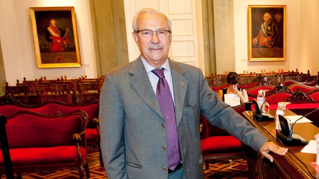 Isa&iacute;as Camarzana en el sal&oacute;n de Plenos del Palacio Consistorial