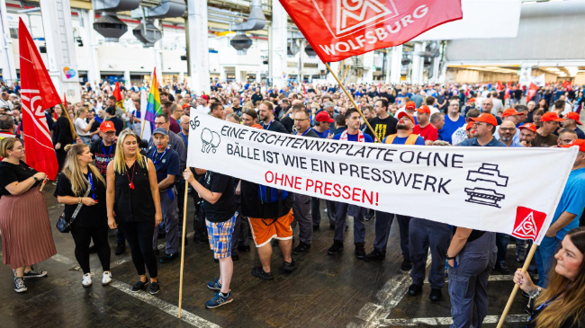 Protestas de los trabajadores de Volkswagen en la f&aacute;brica de Wolfsburgo