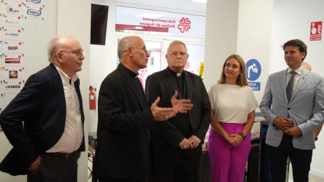La consejera Conchita Ruiz durante la inauguraci&oacute;n del nuevo local de C&aacute;ritas en Molina de Segura