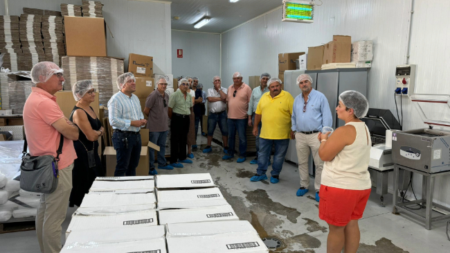 Visita de los miembros del Gobierno Regional a las instalaciones de La Yerbera (Pozo-Estrecho)