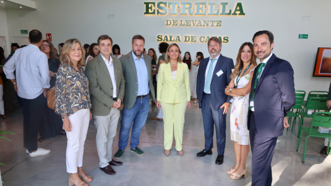 La consejera de Política Social durante el acto de entrega del distintivo de 'Empresa Familiarmente Responsable' La consejera de Política Social durante el acto de entrega del distintivo de 'Empresa Familiarmente Responsable'