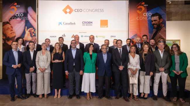 Representantes de empresas patrocinadoras del CEO Congress, tras la presentaci&oacute;n del CEO Congress