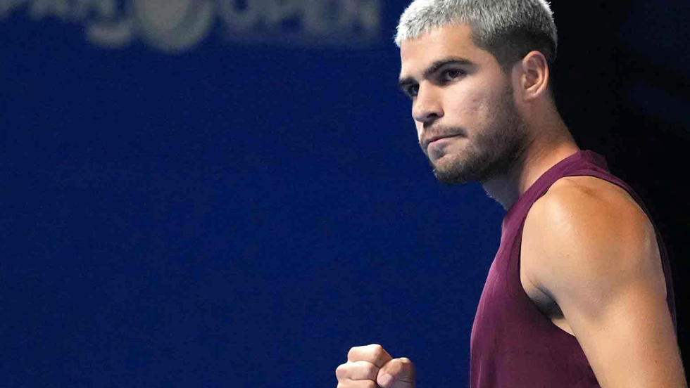 Carlos Alcaraz accede a semifinales de Tokio (Koji Watanabe/Getty Images).