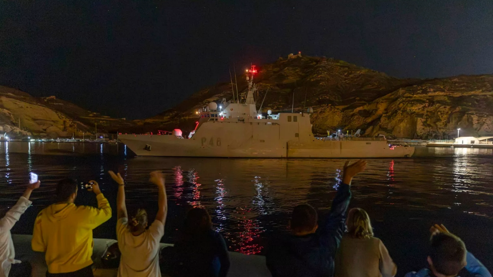 El Furor parte del puerto de Cartagena.