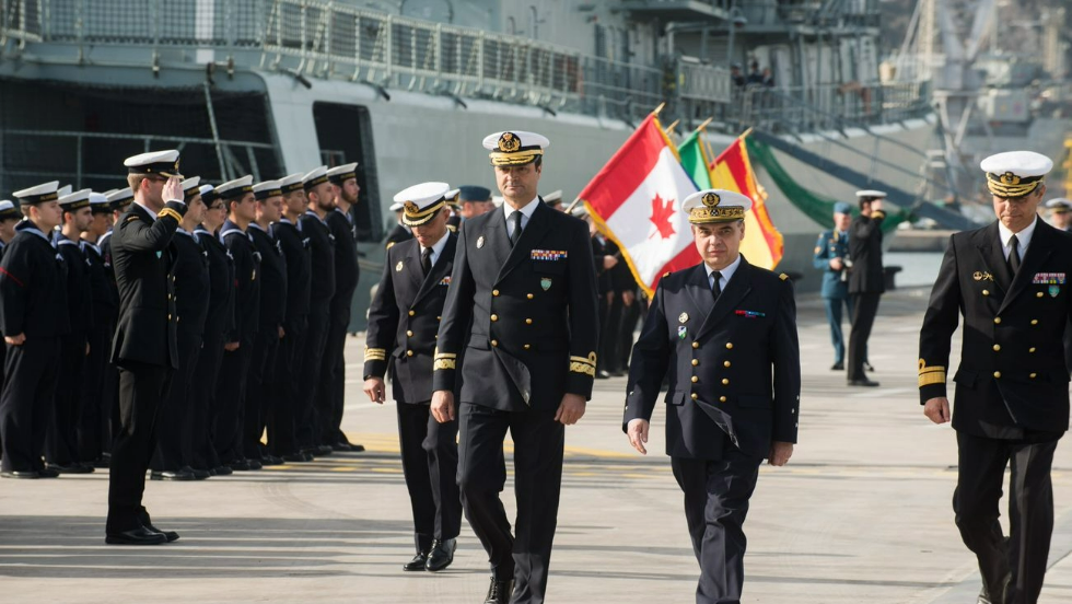El nuevo Almirante de la Flota, Jos&eacute; Enrique Delgado, en el centro de la imagen.