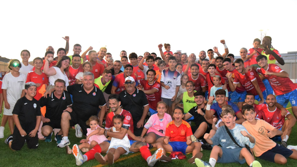 La Minera celebra la clasificación a los cuartos de final de la Copa Federación.