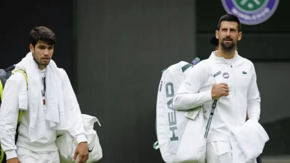 Carlos Alcaraz y Novak Djokovic, en Wimbledon. Carlos Alcaraz y Novak Djokovic, en Wimbledon.