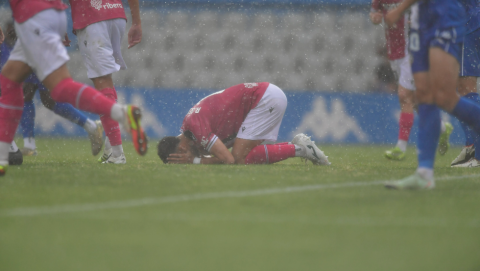 La lluvia, gran protagonista del Sabadell-FC Cartagena.