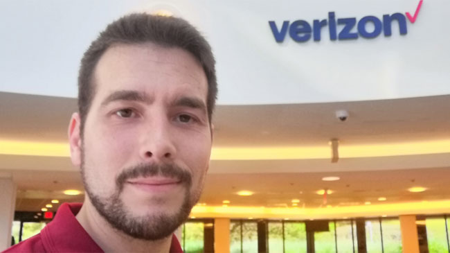 David Mora, director de Hardware de Emite, en la sede de Verizon