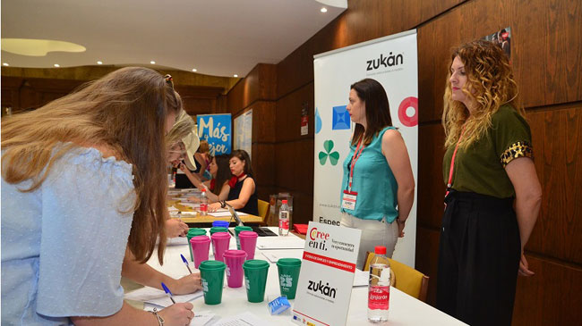 Imagen de archivo de una pasada edici&oacute;n de la Feria de Empleo Juvenil de la C&aacute;mara de Comercio de Murcia
