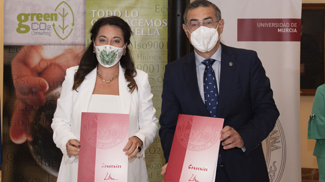 Mar Abenza y el rector Jos&eacute; Luj&aacute;n