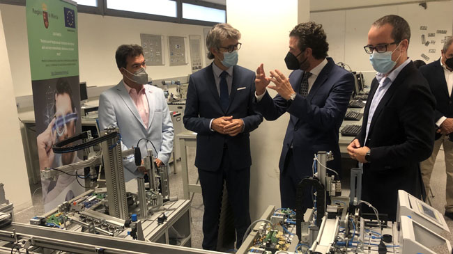 El consejero Luis Alberto Marín y los presidente de Fremm, y de la Asociación de Fabricantes de Maquinariae El consejero Luis Alberto Marín y los presidente de Fremm, y de la Asociación de Fabricantes de Maquinariae