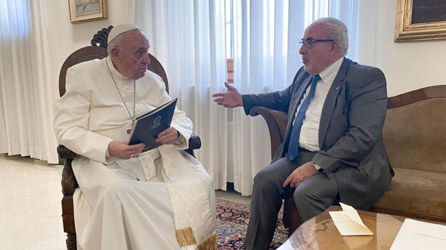 El Papa Francisco con Jos&eacute; Luis Mendoza durante la audiencia privada