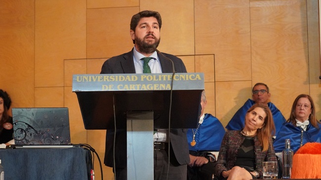 L&oacute;pez Miras en la UPCT durante el acto de apertura de curso de las universidades p&uacute;blicas de la Regi&oacute;n