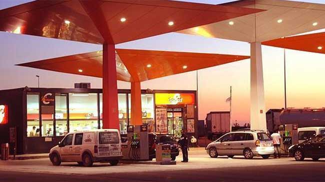 Las gasolineras, &uacute;nico tipo de establecimiento que aument&oacute; sus ventas en septiembre